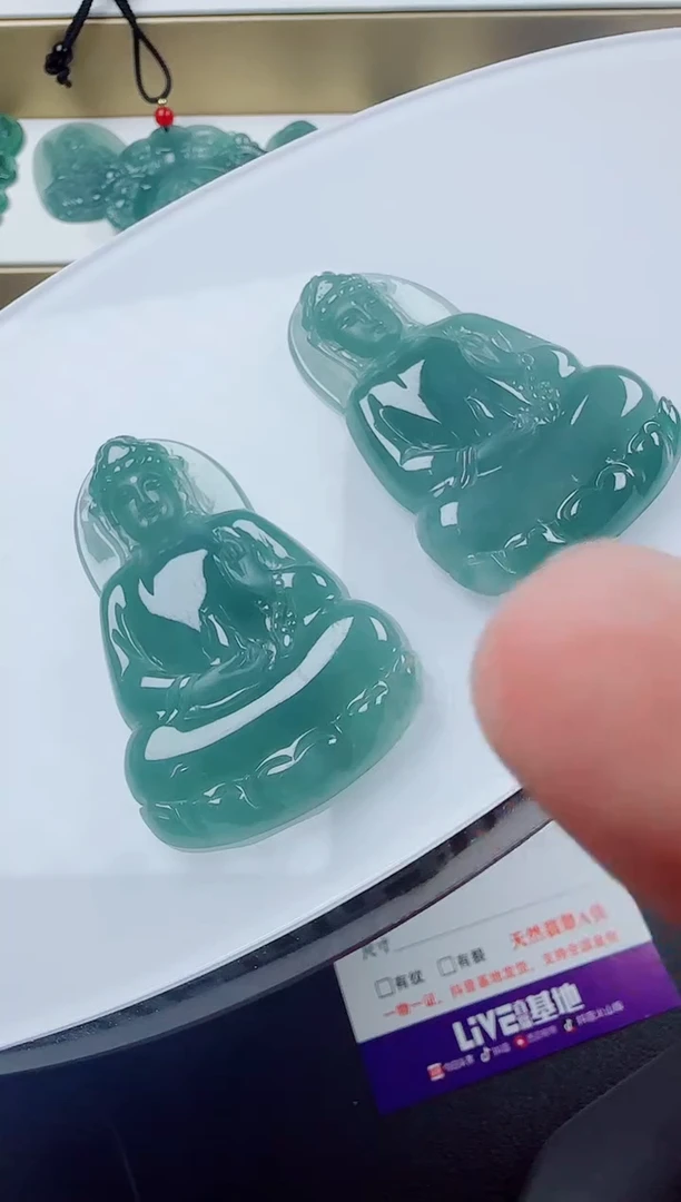 翡翠未镶嵌颈饰素衣多样性发其一