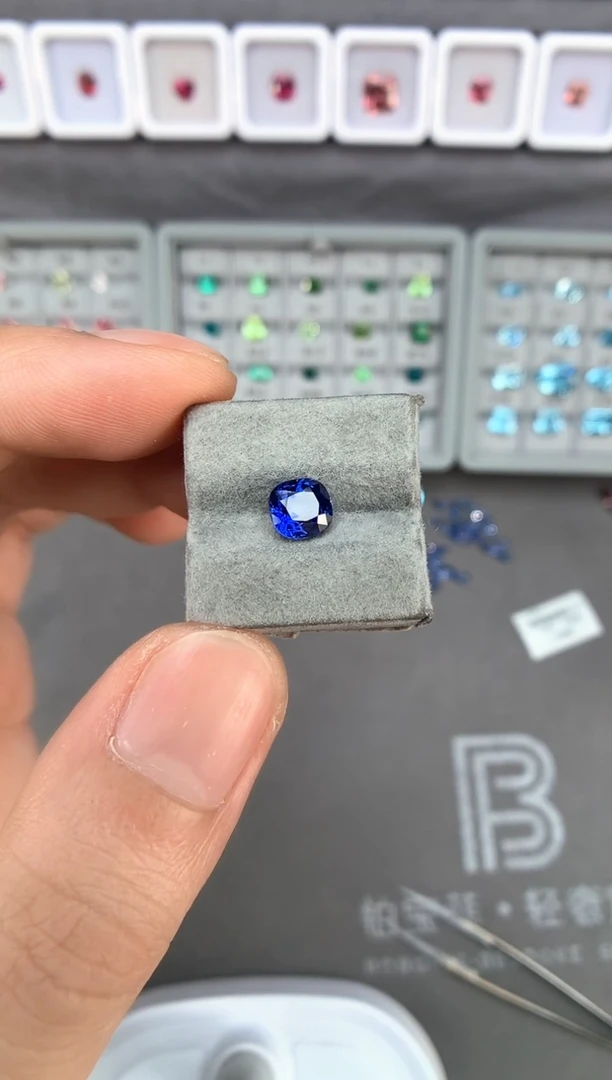 【闪购商品】定制蓝宝石裸石未镶嵌1.65ct