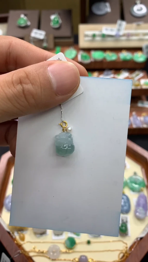 吊坠(不含链)18K金镶嵌翡翠福猪