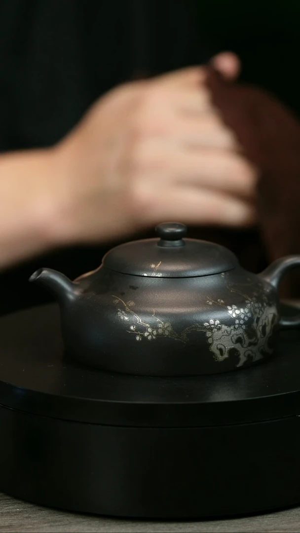 茶壶紫砂钟**事H2272余海燕描银玉乳
