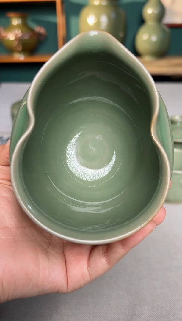 【闪购商品】其他纯手工秘色缠枝牡丹葫芦公道杯