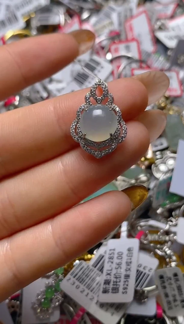 银S925镶嵌戒指翡翠百内无证书