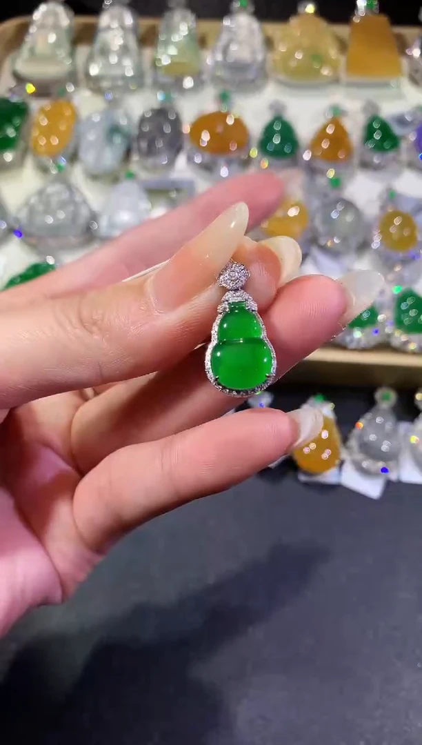 【闪购商品】翡翠吊坠(不含链)18K金镶嵌16-葫芦