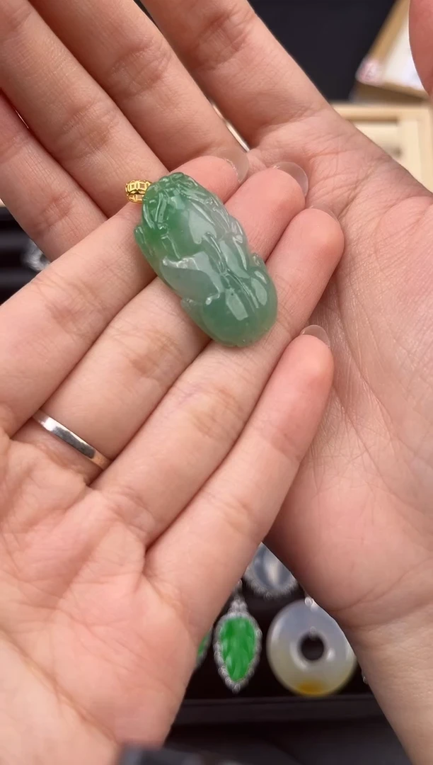吊坠(不含链)18K金镶嵌翡翠翠小二缅甸翡翠严选JQ