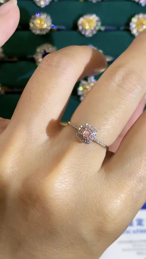 18K金镶嵌戒指钻石戒指