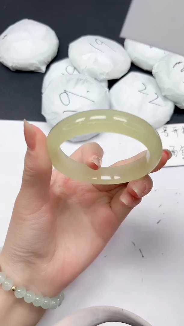 未镶嵌手镯石英质玉A140/5859