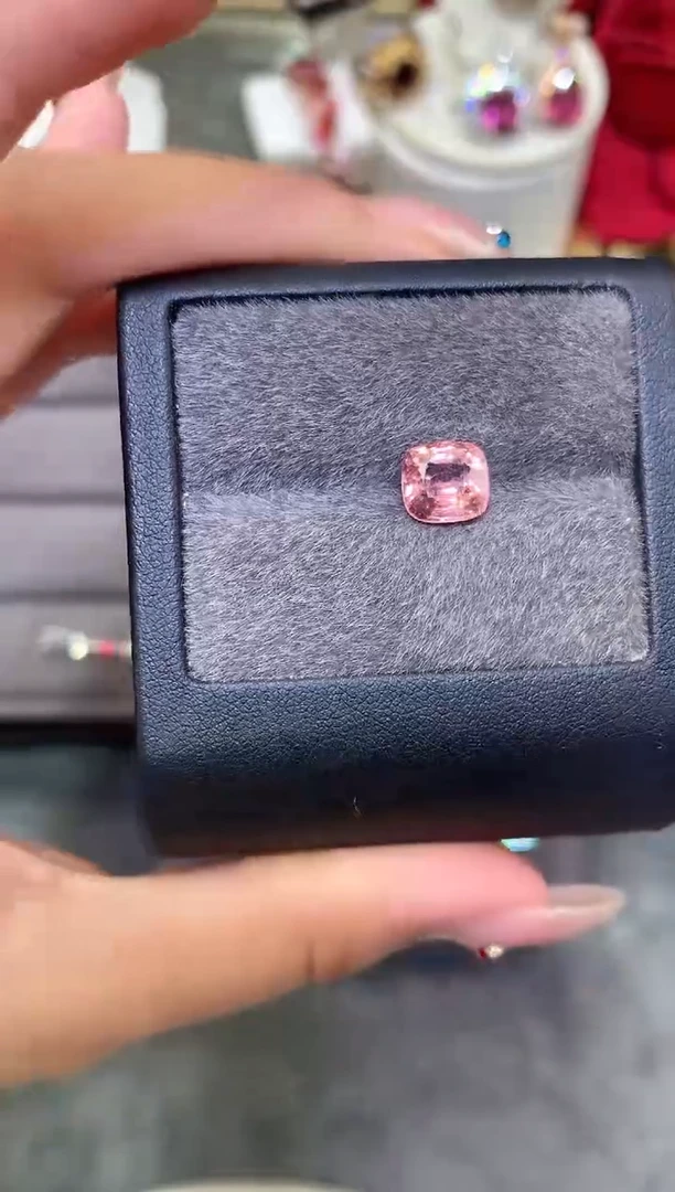 未镶嵌裸石定制尖晶石枕型 帕帕色调 3.26ct