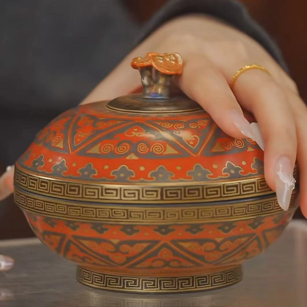 国呈拍卖古董瓷器