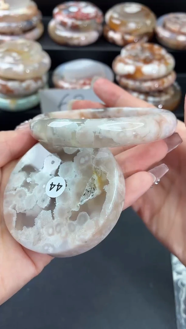 手镯玛瑙/玉髓未镶嵌石英质玉61圈(赠送镯心)圈口建议拍大