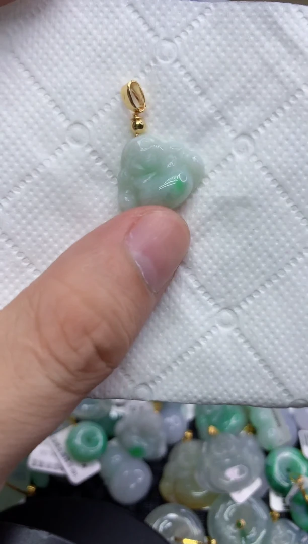 翡翠未镶嵌颈饰1111111111