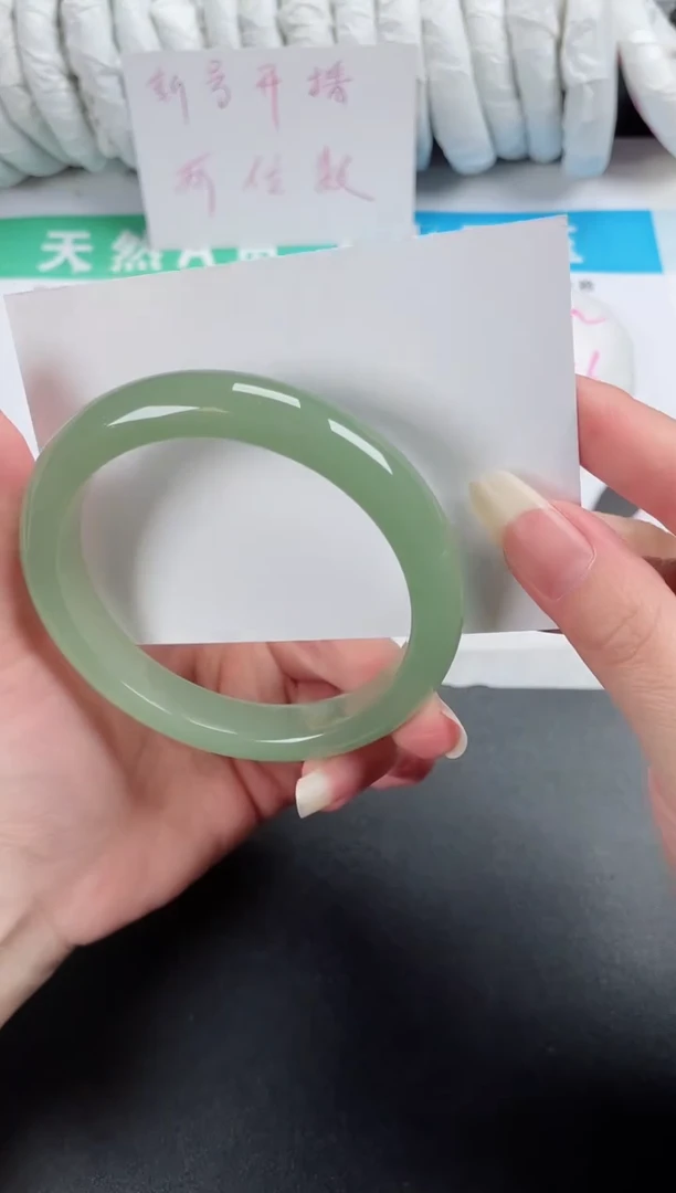 【闪购商品】石英质玉手镯未镶嵌193-64