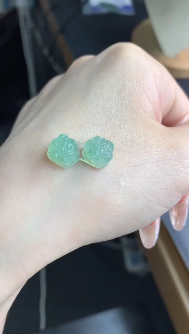 定制翡翠未镶嵌一对花