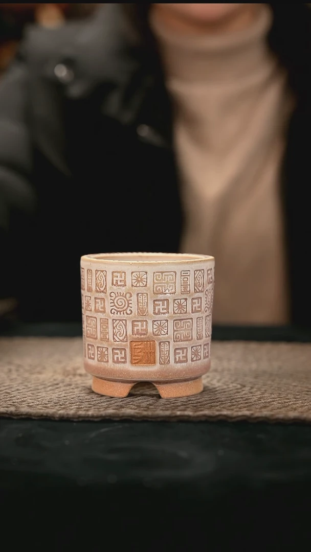 01-04-L110花盆口径6瑕