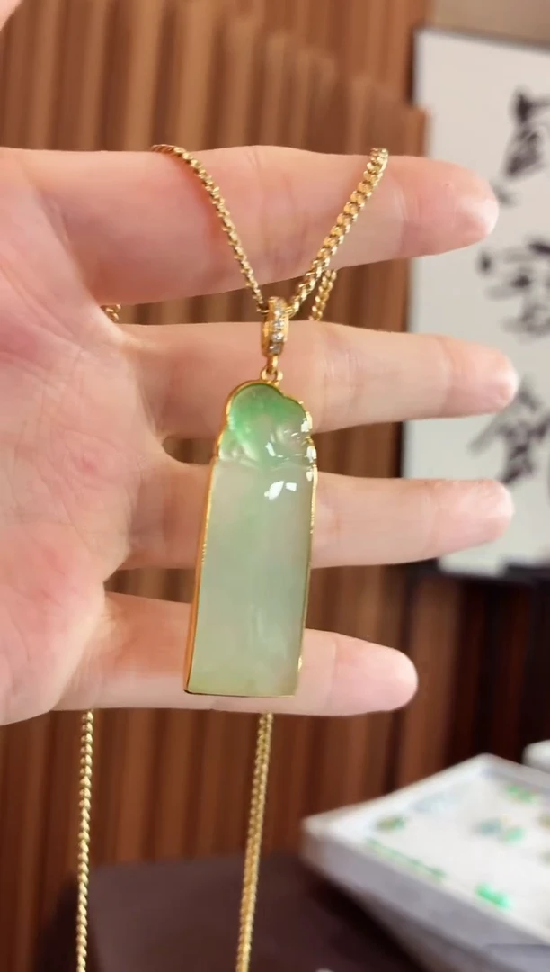 吊坠(不含链)18K金镶嵌翡翠吊坠