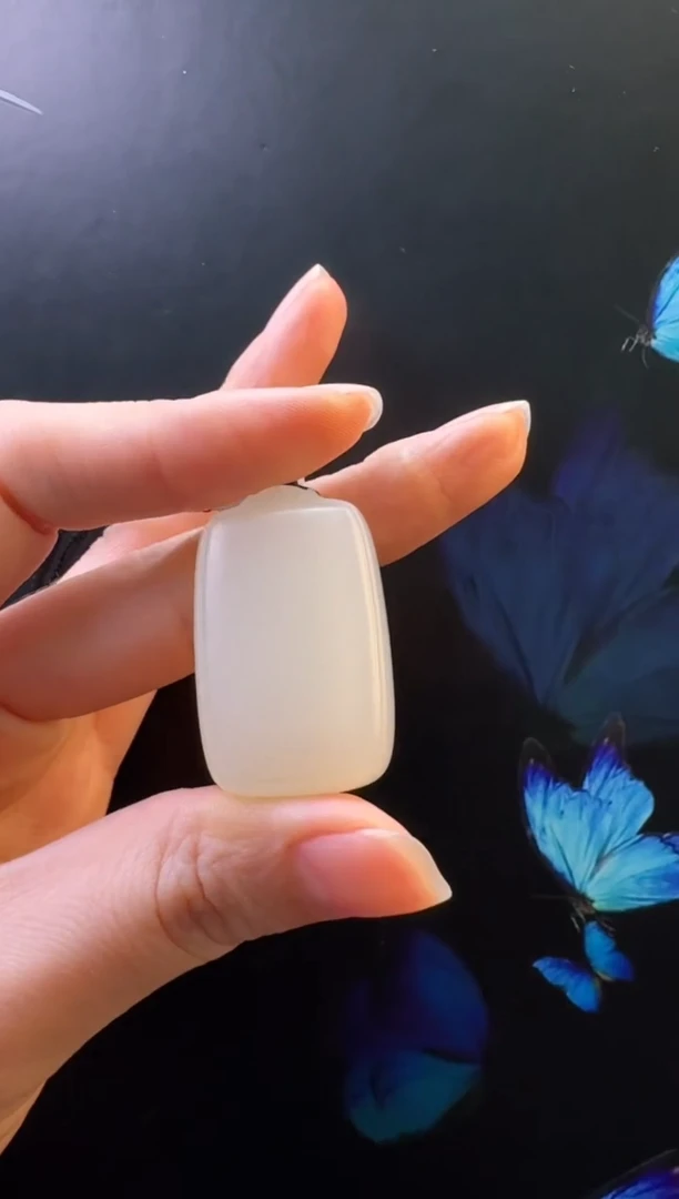 颈饰未镶嵌和田玉吊坠