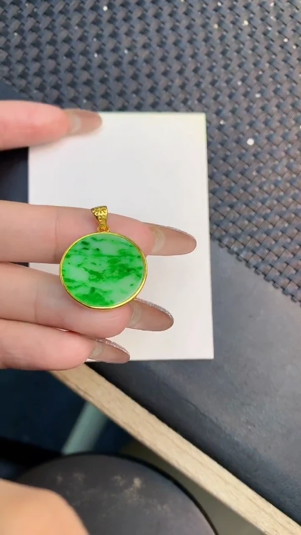 颈饰未镶嵌翡翠1