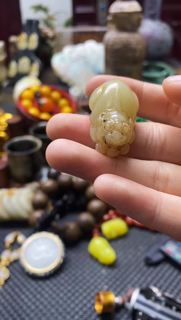 未镶嵌和田玉挂件貔貅