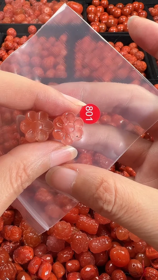 颈饰未镶嵌南红玛瑙1