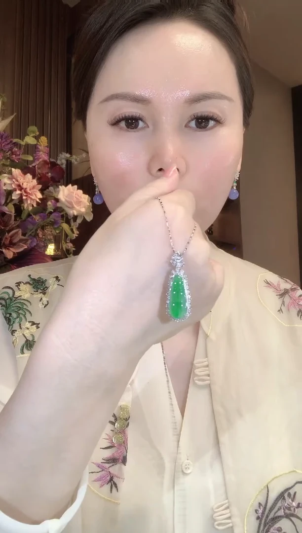 吊坠(不含链)18K金镶嵌翡翠D46