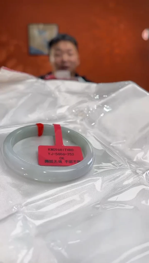未镶嵌手镯翡翠翡翠手镯