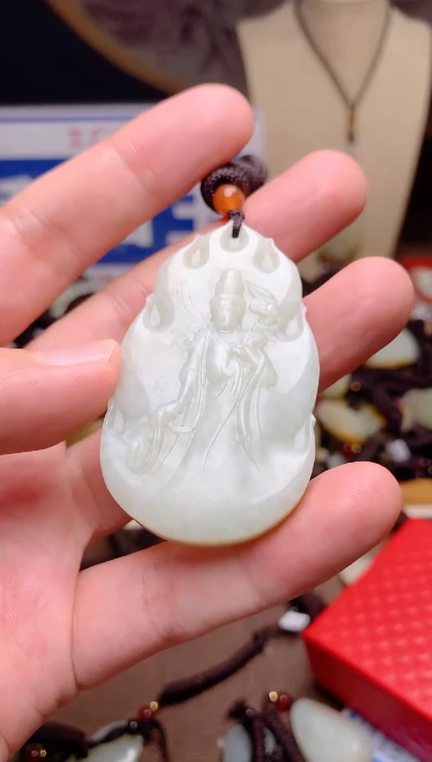 和田玉未镶嵌颈饰1