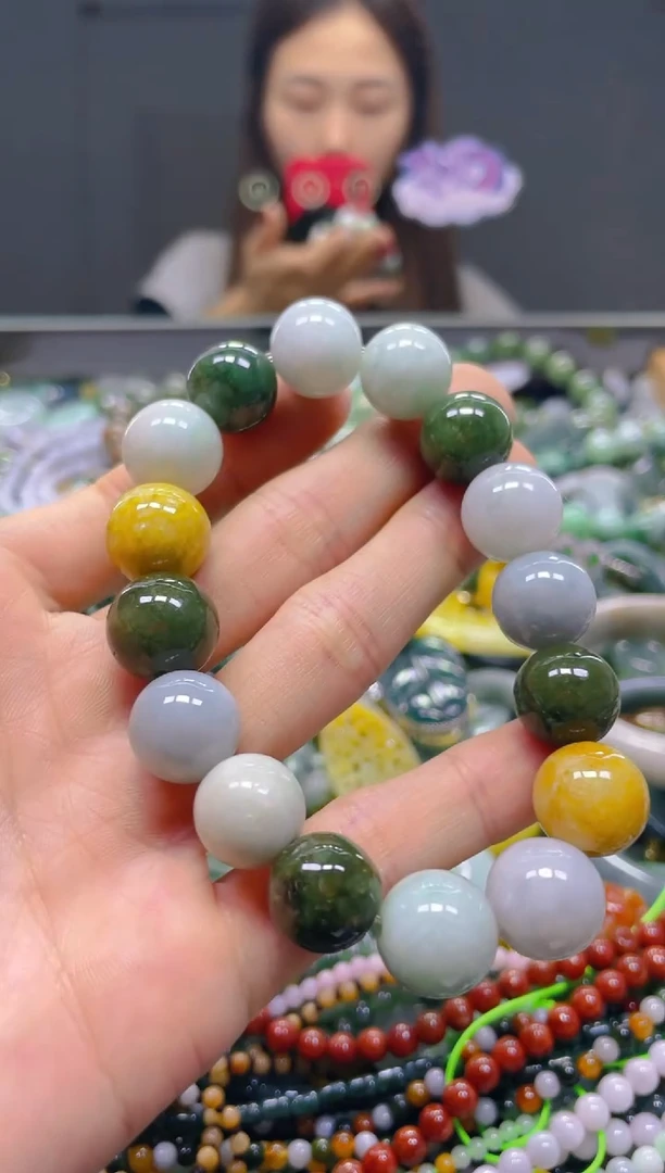 颈饰未镶嵌翡翠13MM/Q/翡翠A货，一件也是批发价