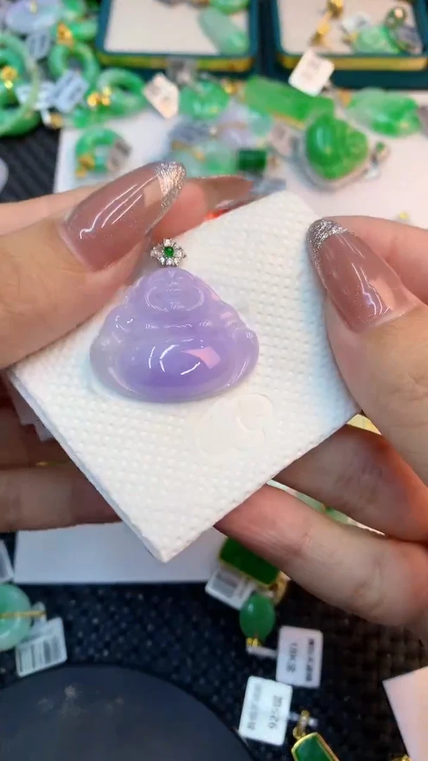 颈饰18K金镶嵌翡翠1