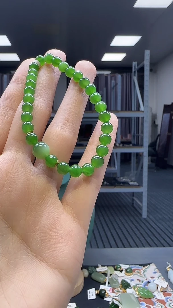 18K金镶嵌手串和田玉1