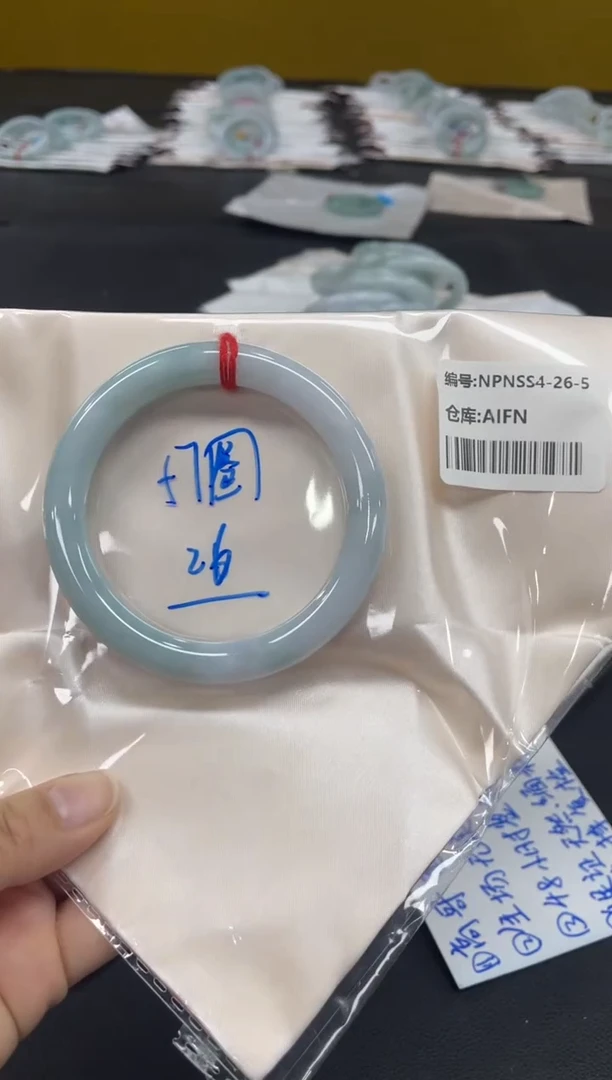 未镶嵌手镯翡翠翡翠手镯