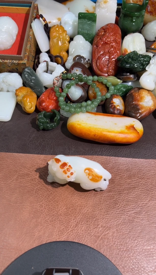未镶嵌和田玉把件冯**.和田玉