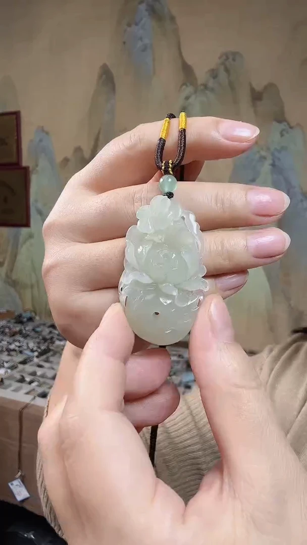 颈饰未镶嵌和田玉.