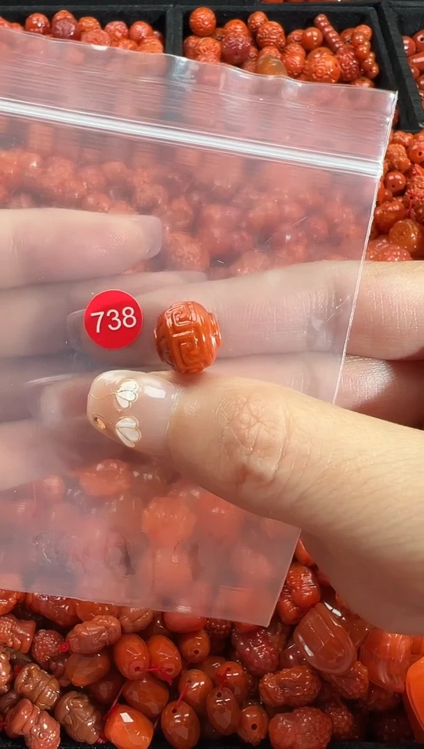 颈饰未镶嵌南红玛瑙1