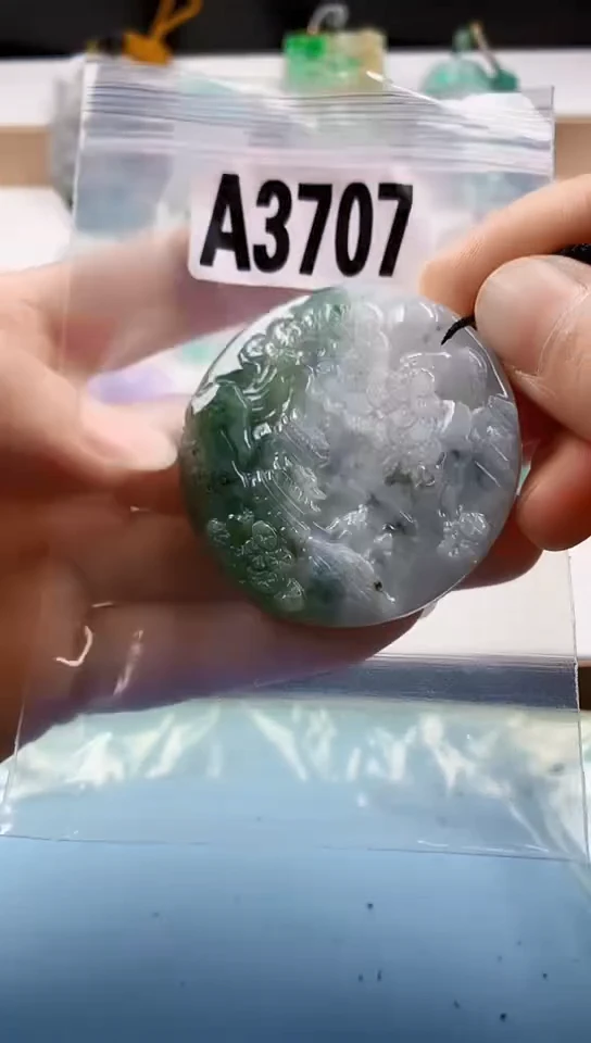 翡翠未镶嵌颈饰天然翡翠吊坠挂件