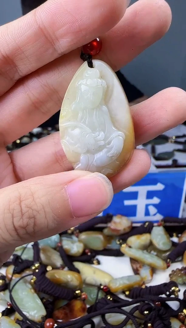 和田玉未镶嵌颈饰1