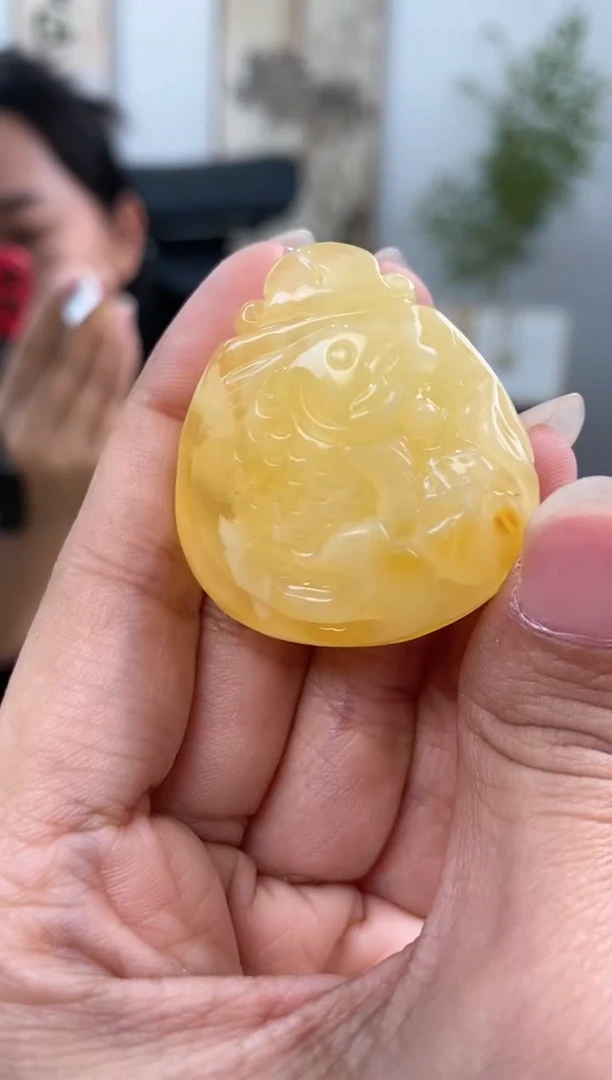 【闪购商品】蜜蜡裸石未镶嵌天然琥珀蜜蜡雕刻件