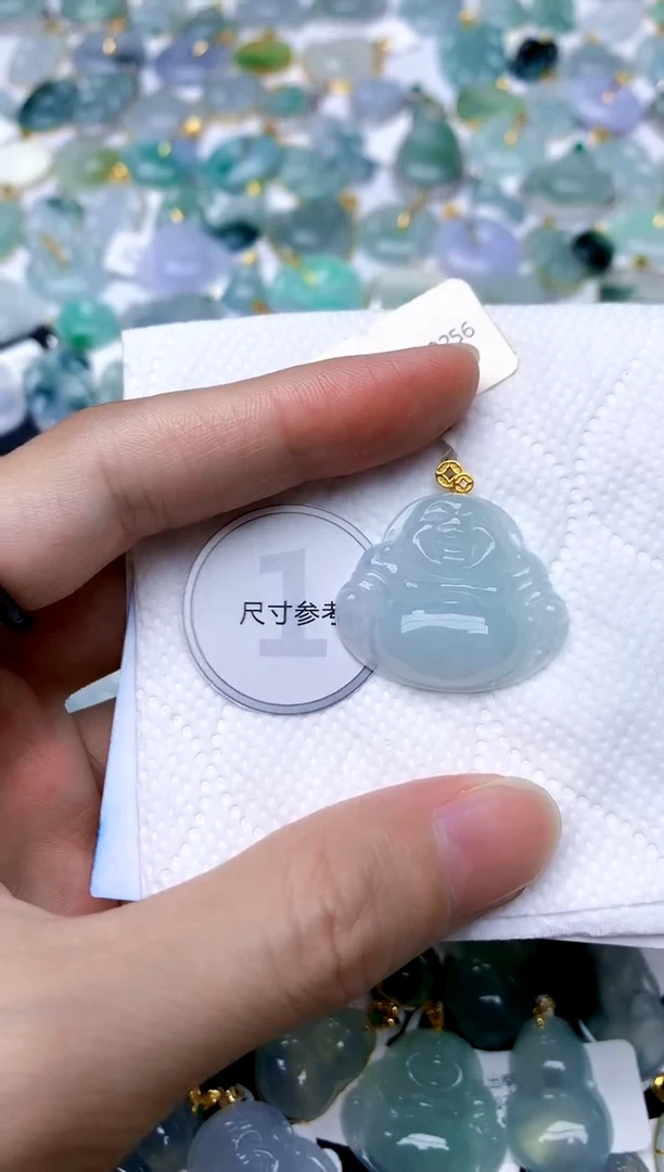 颈饰18K金镶嵌翡翠天然A货翡翠