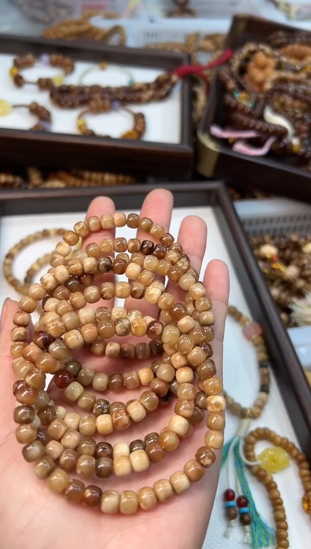 手串龙脊菩提卡7mm玉化妖花老料 单圈【17手围】