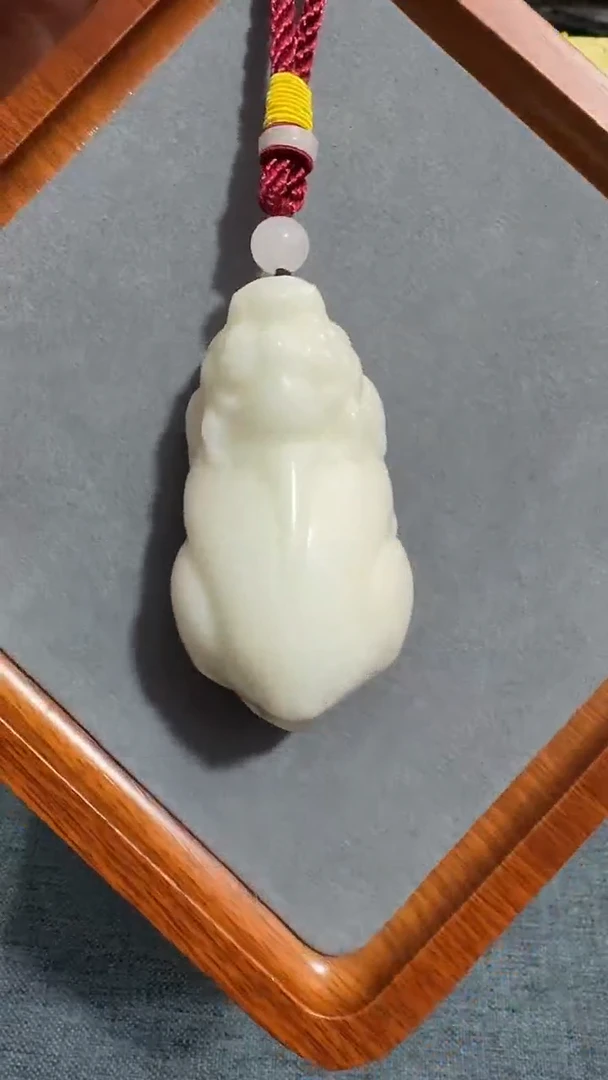 未镶嵌挂件蓝田玉（蛇纹石化大理石玉）蓝田 貔貅把件