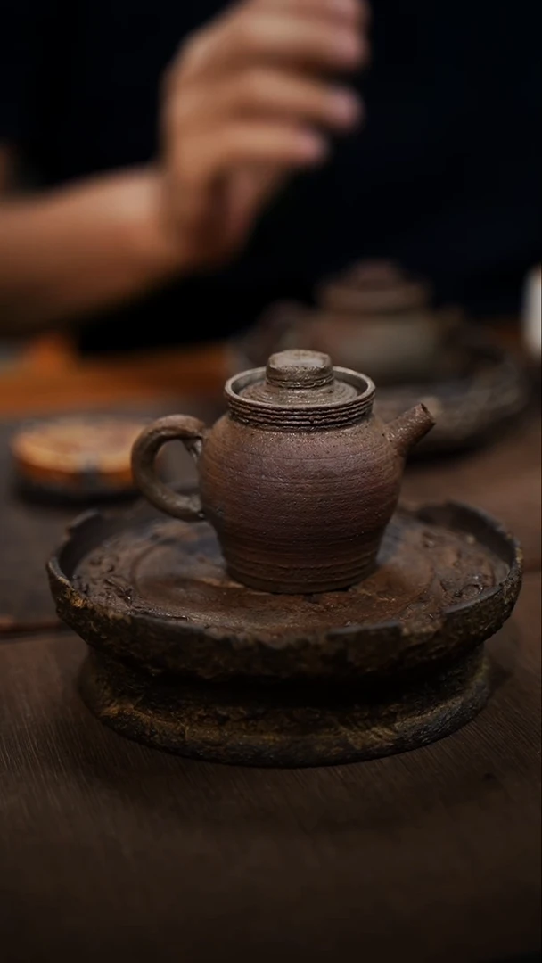 全手工制作  柴烧紫砂后手壶
