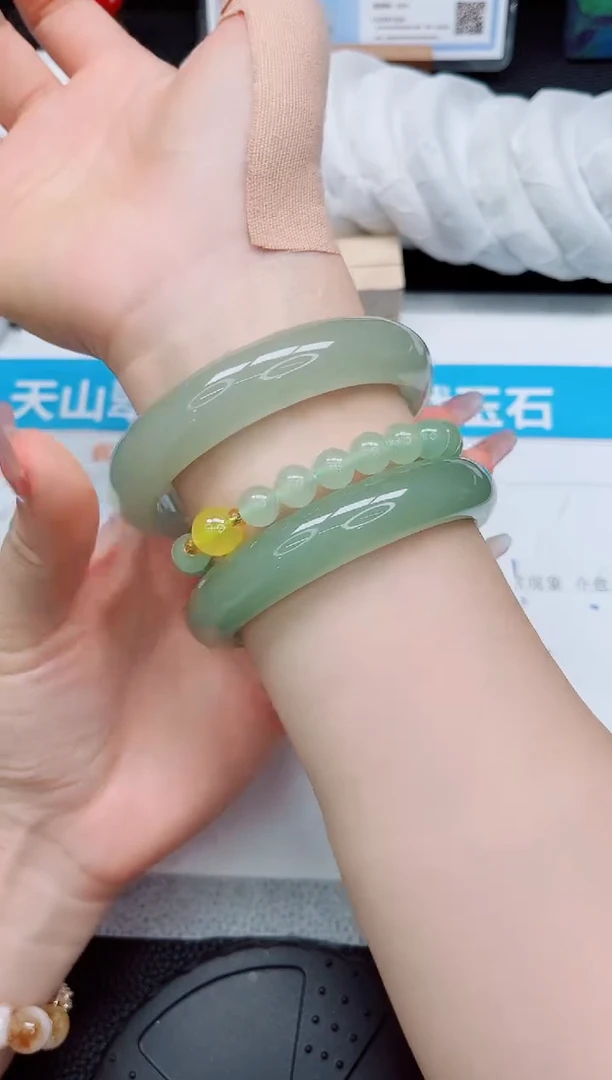 石英质玉手镯未镶嵌209-65