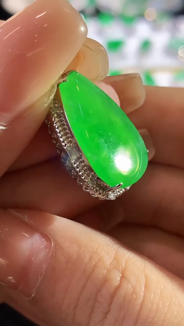 翡翠18K金镶嵌吊坠(不含链)XY多样性发其一