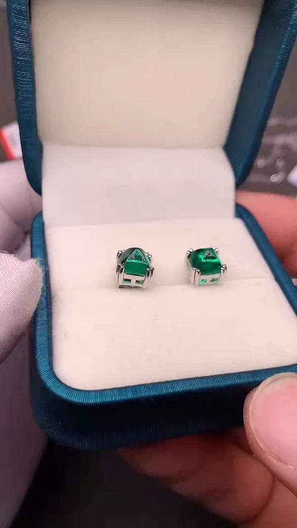 【闪购商品】祖母绿耳饰银S925镶嵌.......