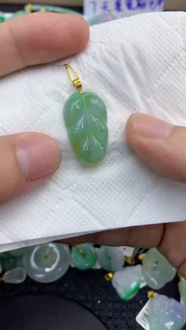 颈饰18K金镶嵌翡翠天然缅甸A货翡翠