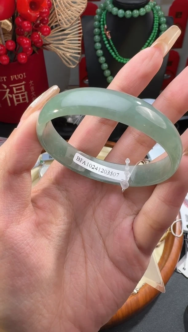 【闪购商品】翡翠手镯未镶嵌手镯
