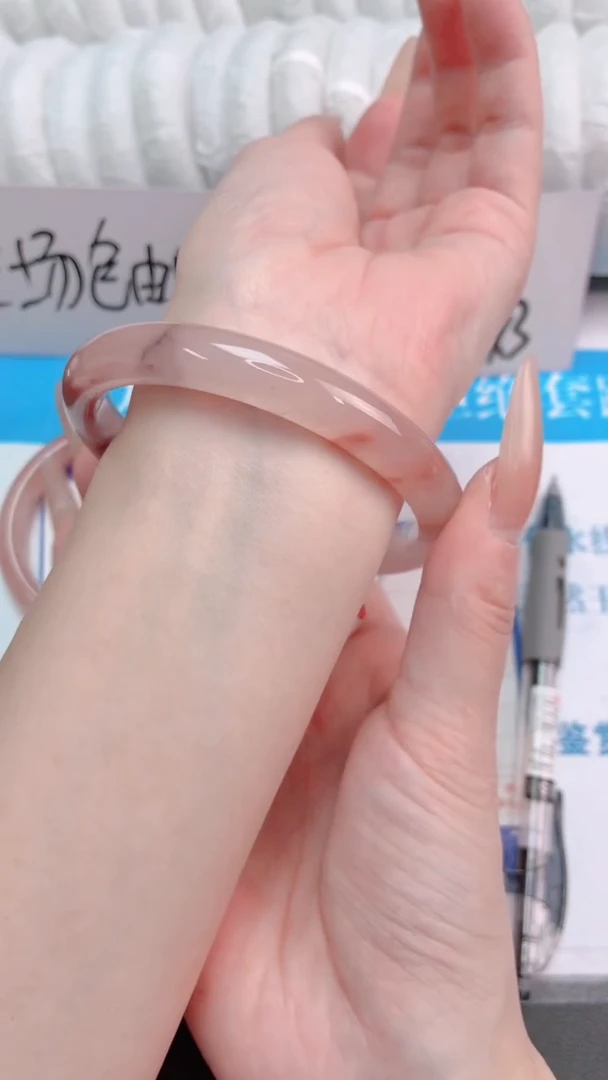 未镶嵌手镯石英质玉桃花酿60-圈口63.2-102