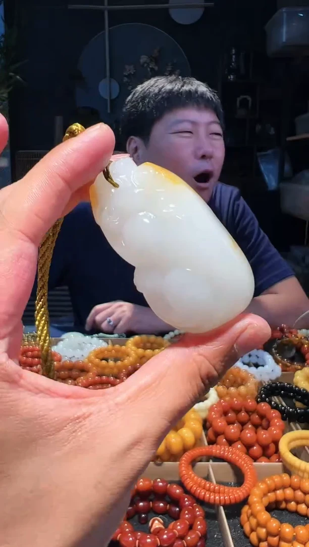 手串未镶嵌和田玉挂件