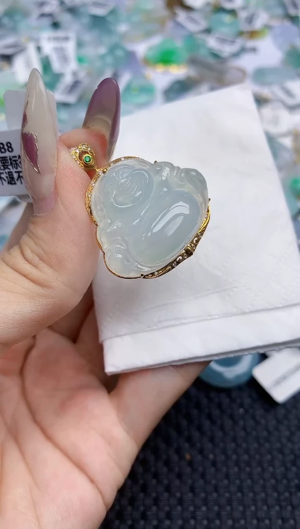 翡翠挂件18K金镶嵌天然翡翠A货