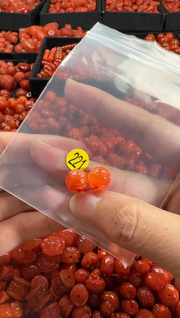 颈饰未镶嵌南红玛瑙1