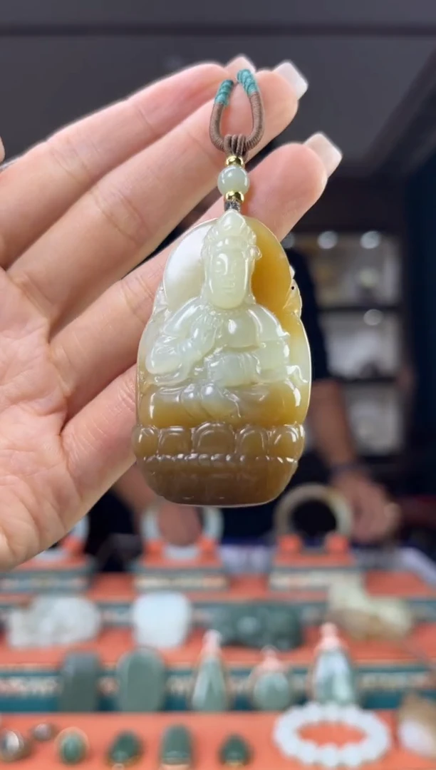 颈饰未镶嵌和田玉佩佩