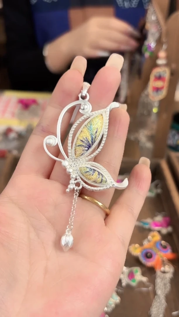 织绣彩云南阁非遗老绣饰品168